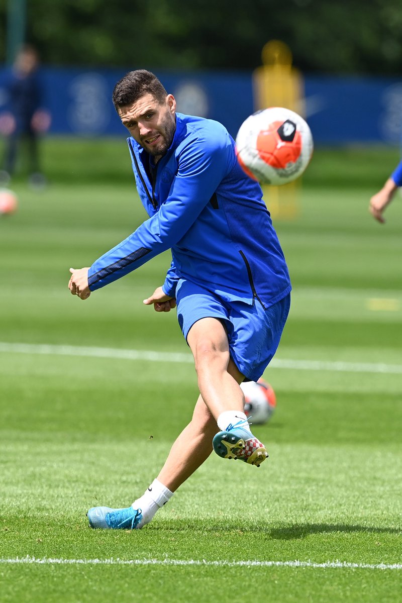 ChelseaFC's tweet photo. Final prep! 💪 https://t.co/ogfq7jV31u