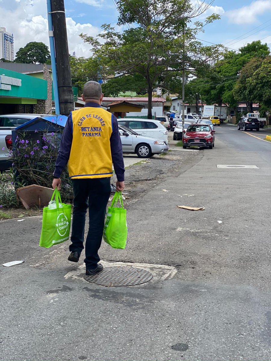 BetaniaLeones's tweet photo. Nuestra manada de leones realizó entrega de bolsas de alimentos a varias familias dentro del corregimiento de betania. #nosotrosservimos #weserve #distritod1panama https://t.co/VbZSSFhJ9V