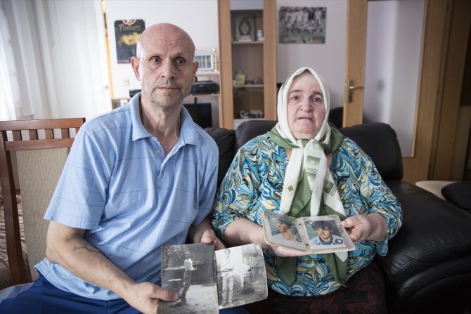 Despite passage of 25 years, victims’ remains are still being identified. Every July 11, families gather to lay their sons, husbands, & fathers to rest. Salko Ibisevic, the youngest to be buried this year, was 23 when murdered (His parents below). Hasan Pezic, the oldest, was 70.