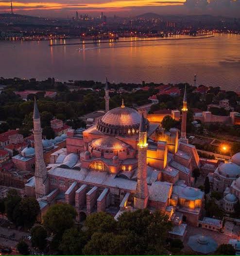 Peygamberimizin övgüsünü kazanan atamız Fatih Sultan Mehmed Han’ın emaneti, fethin sembolü Ayasofya’yı, yeniden #AyasofyaCamii yapan Cumhurbaşkanımıza, #TeşekkürlerErdoğan diyerek hep birlikte teşekkür ediyoruz.. Haydi..