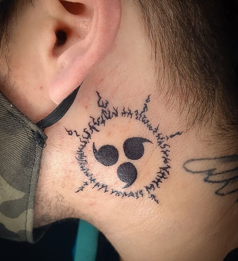 chuloMtzTATTOO's tweet photo. Gracias por volver!! @lichii_varela14 #pinchestudio #graciassiempre #tattoosliners #tattoblack #blacktattoo #simbolostattoo #cuellos #cuellostatuados #kakashi #simbolosasuke #sasuke #sasukeuchiha https://t.co/zFy9Ur1Ucq