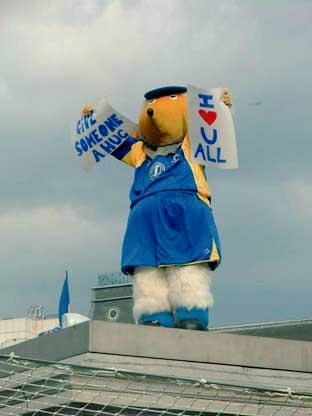 HaydontheWomble's tweet photo. So today is a day of anniversaries 18 years ago #AFCWimbledon played their first friendly at Sutton United. And 11 years ago today I become a work of art as I spent an hour on the 4th plinth in Trafalgar Square for the #oneandother project and became a #Plinthian https://t.co/M65sfRYA3u