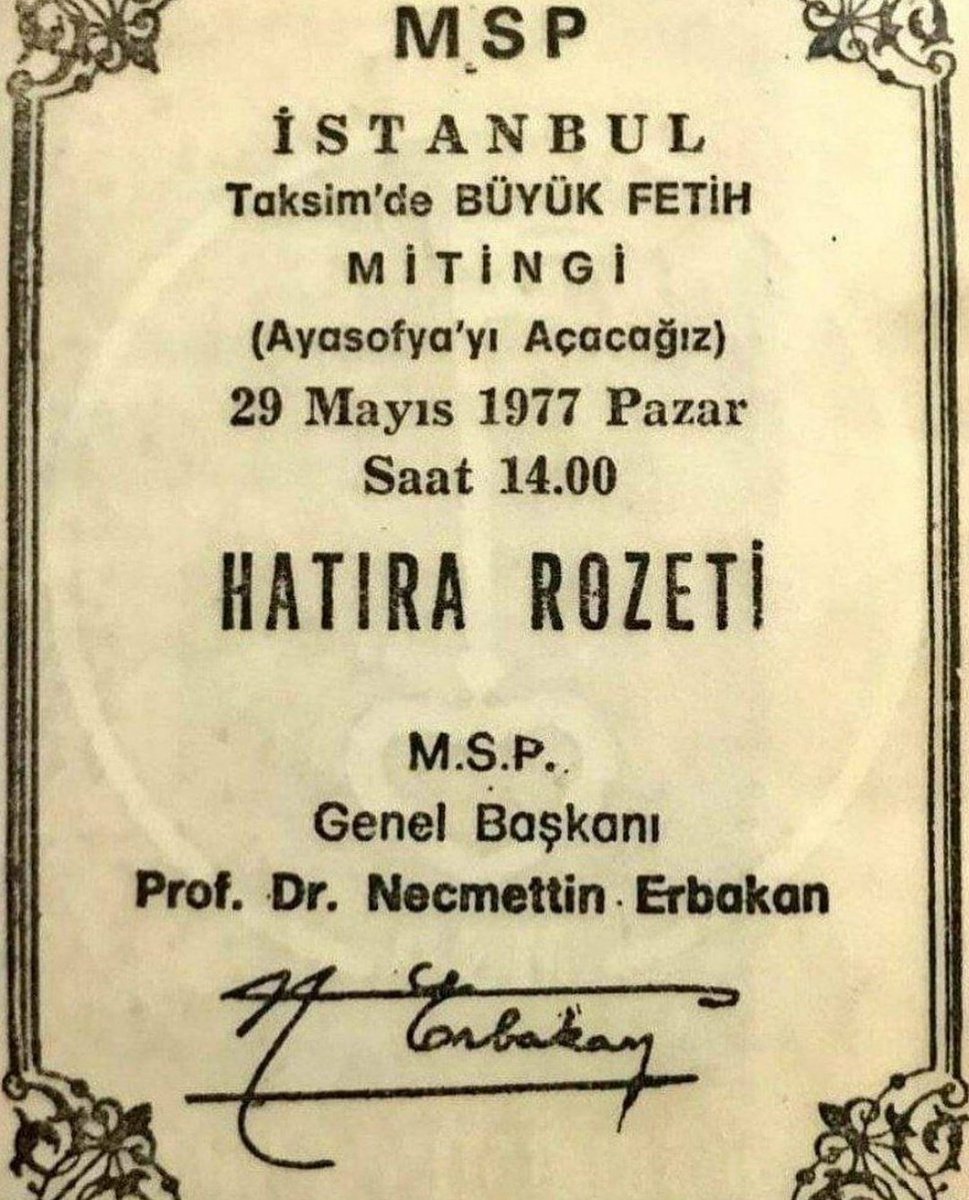 Geceye bir fotoğraf bırakalım buyrun #AyasofyaCamii