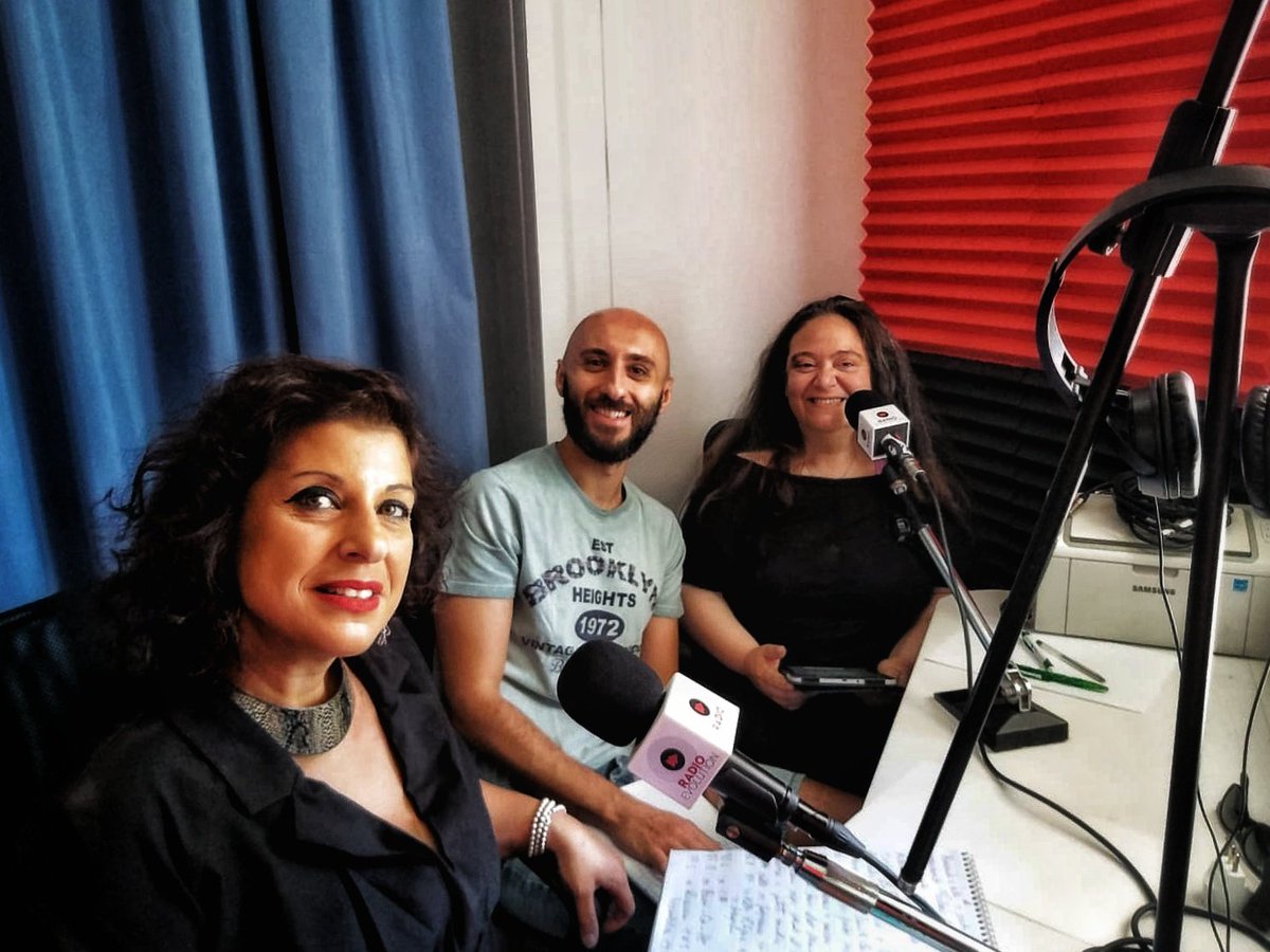 natourarte_info's tweet photo. Contro lo #statodiemergenza per il #COVID19 ci vuole #resilienza ! E quindi, grazie alle idee di @chiarabuccini e a #RadioEvolution di #PratolaPeligna, con @dan_makoto80 e @TitinaFracassi stiamo per iniziare una nuova avventura! #staytuned #Abruzzo #guideturistiche #guideabruzzo https://t.co/RelYn7DckN