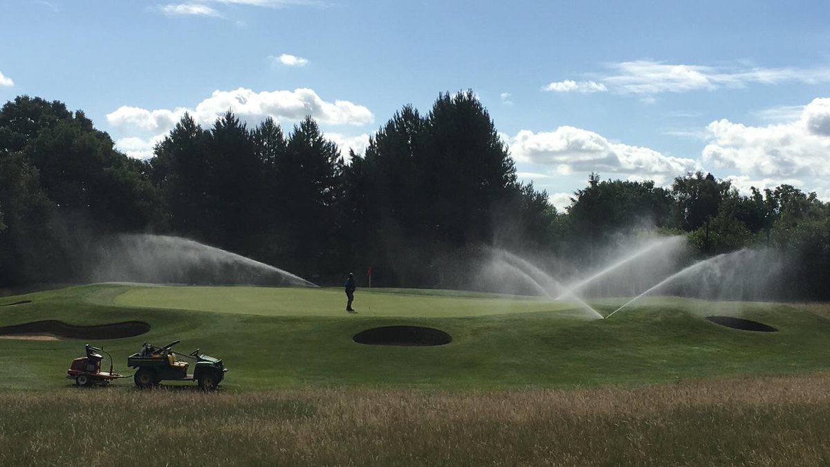 SMGCgreens's tweet photo. The end of another week and the team have excelled again. Great progress with the bunker projects.
The greens had their fortnightly foliar feed consisting of #stressbuster #ryder #wsfspringsummer #ultraplex & #primo
A good forecast to look forward to next week โณโ๏ธ https://t.co/ox33hw0ezY
