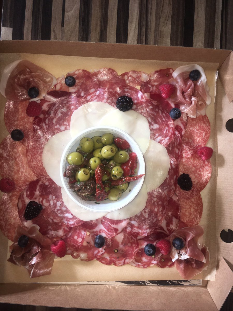 GoblinHull's tweet photo. Our feasting with friends menu!
 aka Buffets galore ...
We can work on any budget for any occasion.. https://t.co/2yuVDJUBq8