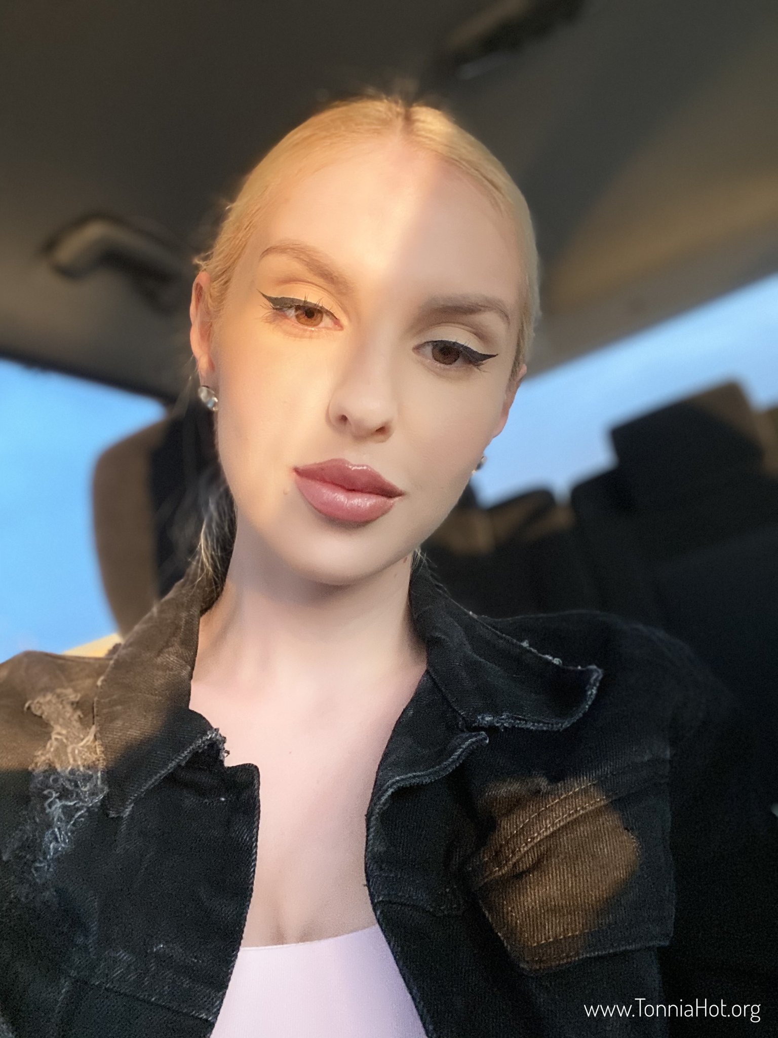 TW Pornstars - Tonnia Taylor. Twitter. LIVE 👉 @BabesPromo_2