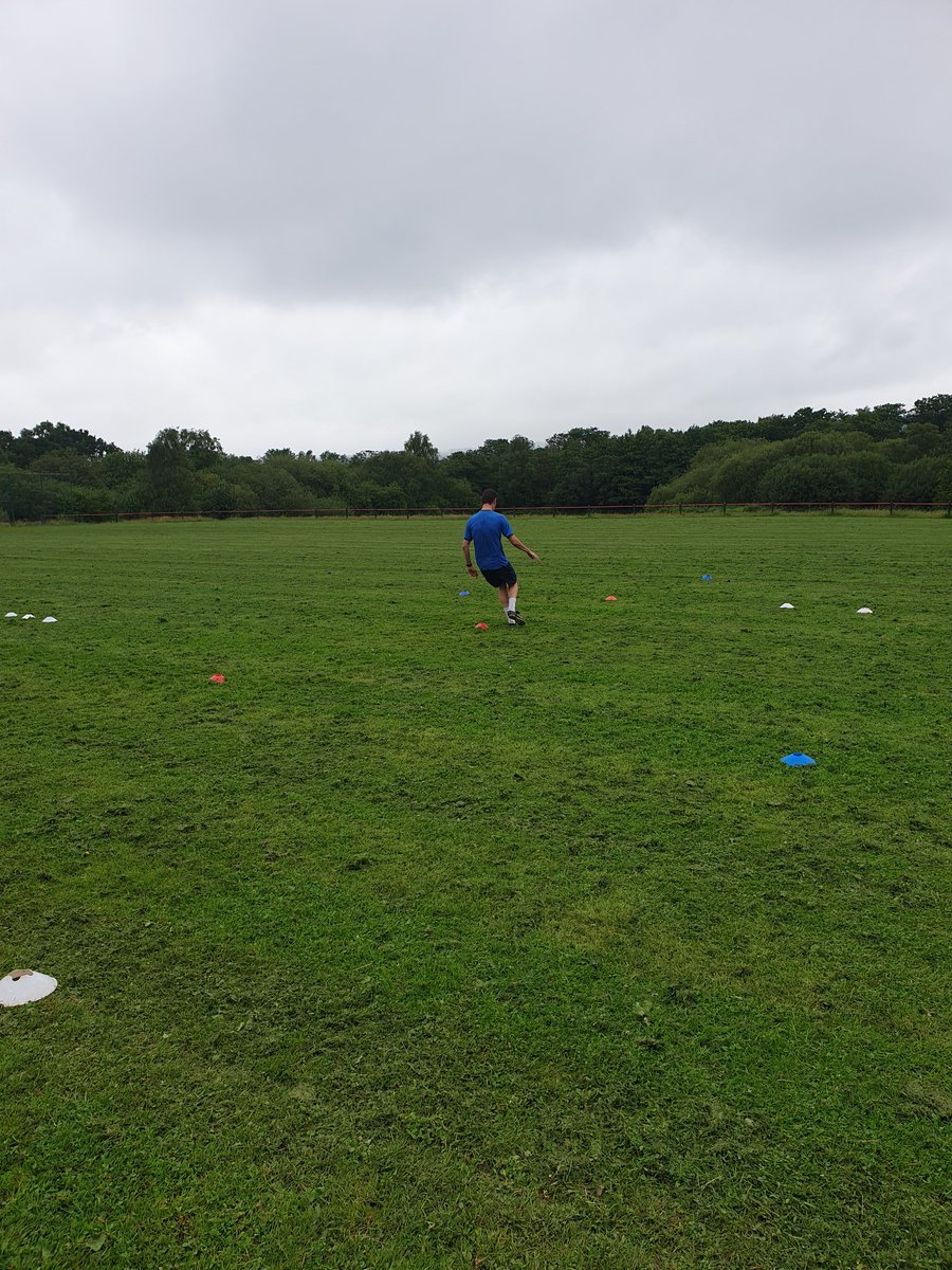 GrassbootsD's tweet photo. First session for my first senior client last night! #grassbootsdevelopment #coaching #football https://t.co/okQwIogj6k