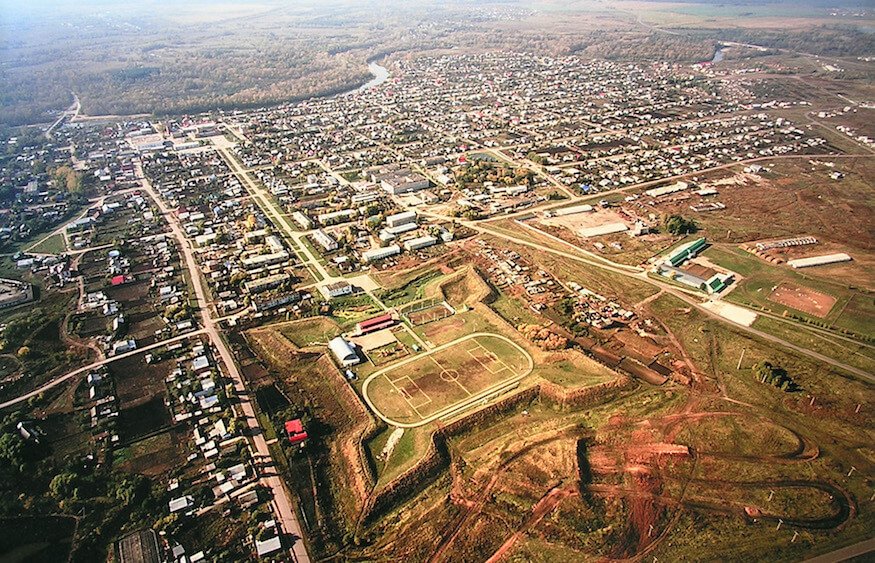 RUSNLF's tweet photo. Not only Georgia - football stadium inside the walls of an old Russian fortress, Krasny Yar, Samara Region. https://t.co/wDJK1vYt0B