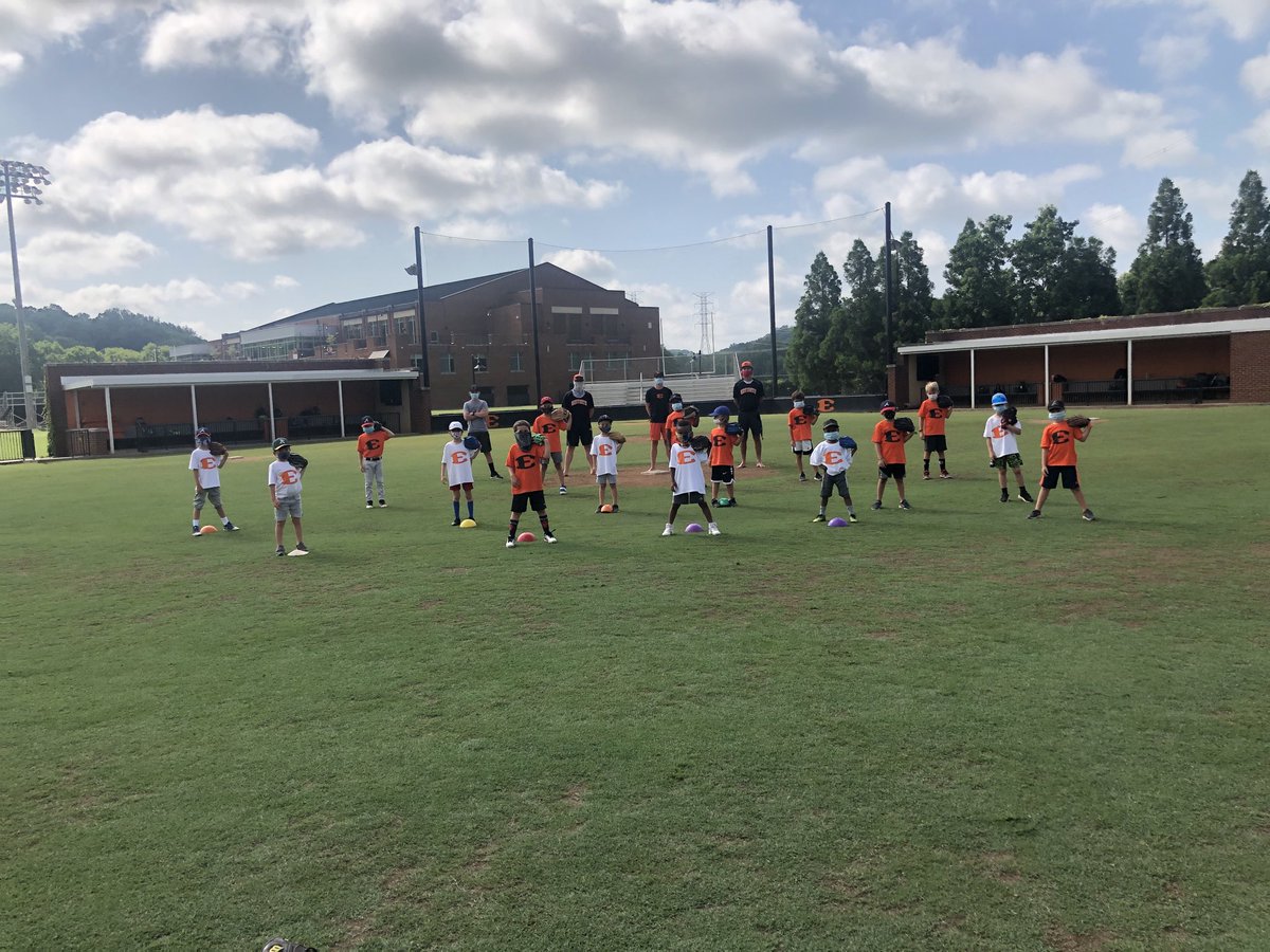 EnsworthBB's tweet photo. Great week of Little Sluggers camp! https://t.co/FumFYTtNIv