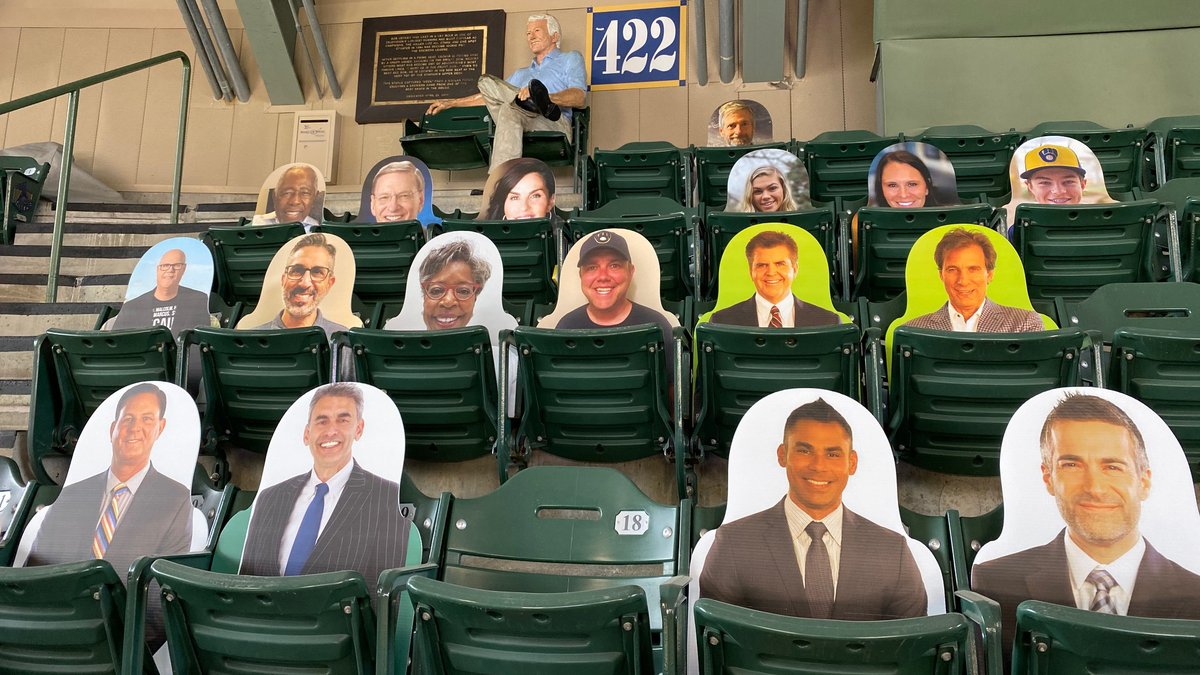 Hey <a href="/Brewers/">Milwaukee Brewers</a>, a couple of your fans look familiar to us! #ThisIsMyCrew 👀