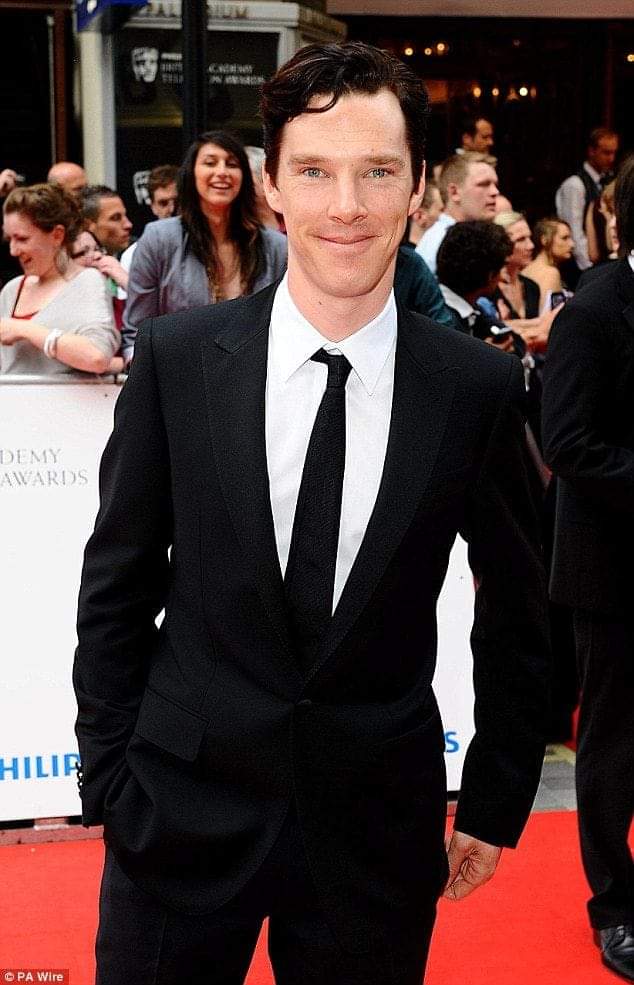 ChileBenedict's tweet photo. Look this please!! El ๐ฅ๐๐
#BenedictCumberbatch
#sherlock
#DoctorStrange #ThirdStarBatch @ChileBenedict @madelein_khan https://t.co/wJ7GniiXTe