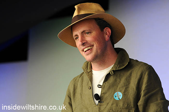 InsideWiltshire's tweet image. Nine days of #FestivalOfArchaeology starts tomorrow. Catch @AlexJLanglands uncovering the archaeology of @EHOldSarum. #PhilHarding @wessexarch talk about environmental archaeology. Plus lots more. #Wiltshire  bit.ly/FestArch @archaeologyuk