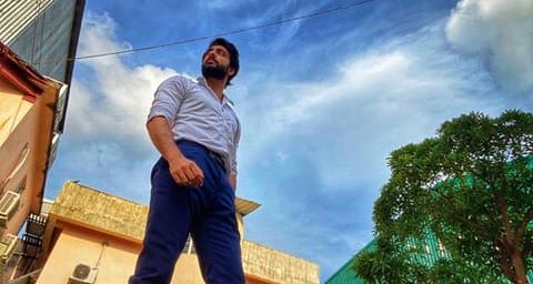 Experimenting with selfies! What say? 😁 #instagram #selfie #experiment #lowangleshot #clouds #nature