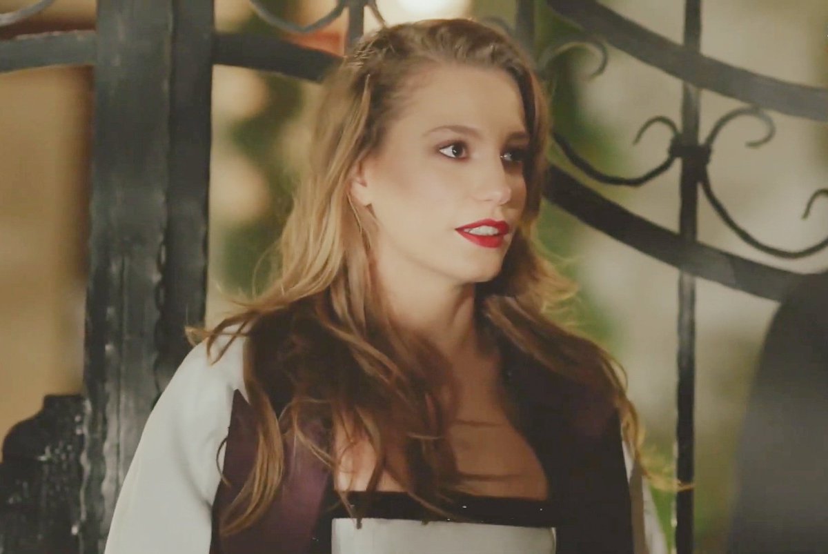 - Her Elegance  #serenaysarıkaya  #Medcezir