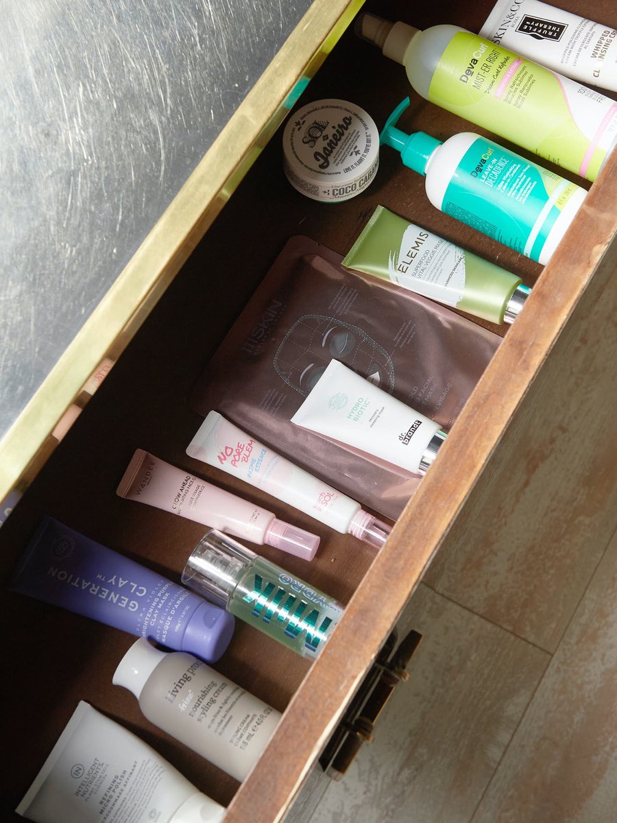 wethestudio's tweet photo. At the end of 2019, we got to help @expirednfab tell her story, from family to dating, and talk about her favorite skincare products for @thespotlyte 💛 #expiredandfabulous https://t.co/g3VdxLv98z