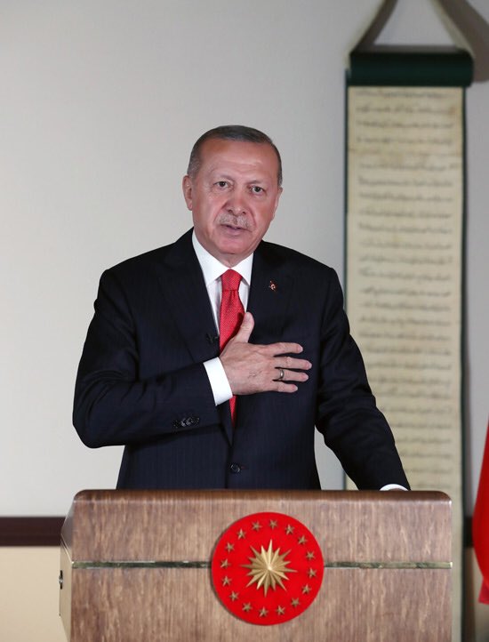 Çevre ve Şehircilik Politikaları Başkanlığı (@csp_bsk) on Twitter photo Cumhurbaşkanımız ve Genel Başkanımız Sn. <a href="/RTErdogan/">Recep Tayyip Erdoğan</a> : “İnsanlığın ortak mirası olan Ayasofya, yeni statüsüyle herkesi kucaklamaya, çok daha samimi, çok daha özgün şekilde devam edecektir.”
#AyasofyaCamii Cumhurbaşkanımız ve Genel Başkanımız Sn. <a href="/RTErdogan/">Recep Tayyip Erdoğan</a> : “İnsanlığın ortak mirası olan Ayasofya, yeni statüsüyle herkesi kucaklamaya, çok daha samimi, çok daha özgün şekilde devam edecektir.”
#AyasofyaCamii