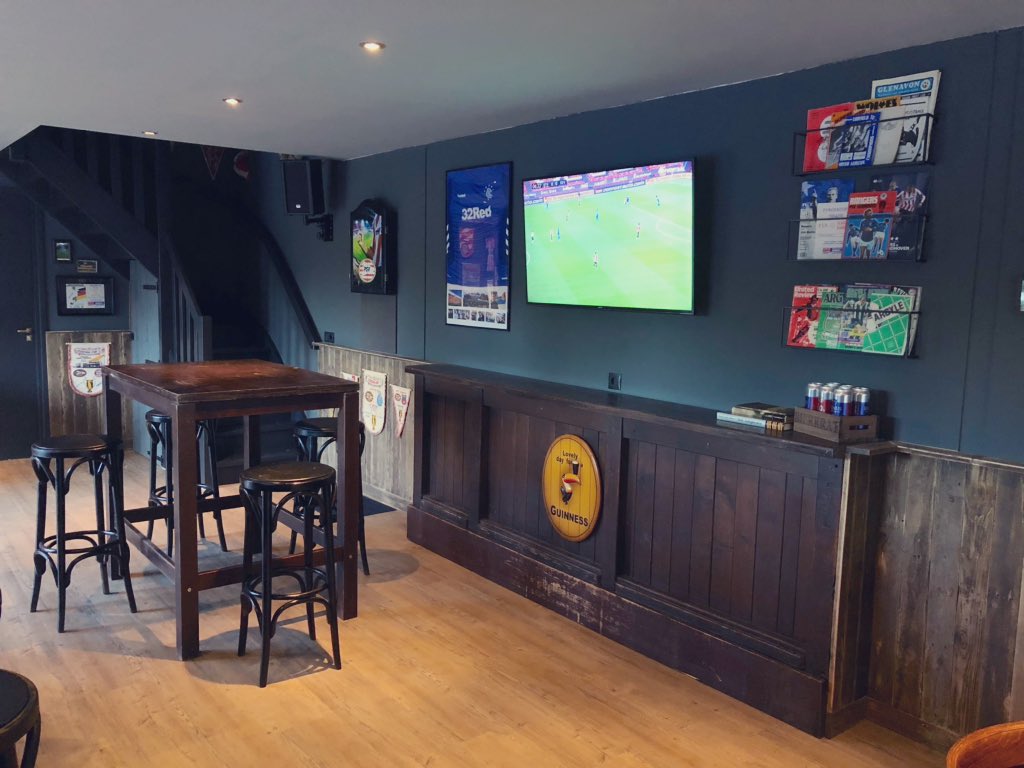 Ron_Coppens's tweet photo. Na ruim twee maanden hard werken is het dan zo ver: een eigen pub aan huis (voor eigen gebruik). Alles dicht vanwege COVID-19? Dan maken we er zelf een. Welcome to the party! 
#pub #kroeg #voetbal #marktplaats #ebay https://t.co/H7KTjrnMmb