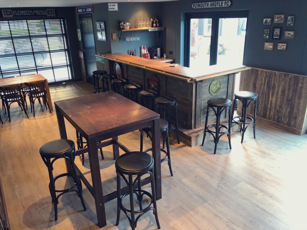 Ron_Coppens's tweet photo. Na ruim twee maanden hard werken is het dan zo ver: een eigen pub aan huis (voor eigen gebruik). Alles dicht vanwege COVID-19? Dan maken we er zelf een. Welcome to the party! 
#pub #kroeg #voetbal #marktplaats #ebay https://t.co/H7KTjrnMmb