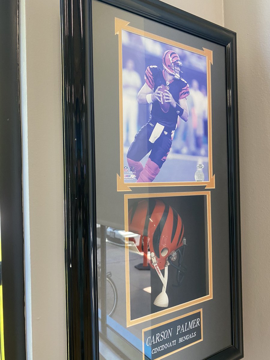 cfbcampustour's tweet photo. I had a good laugh today at @SportClips. Each location decorates their store with sports memorabilia, which is cool. But maybe this particular store needs an update though? 🤭🤷‍♂️ @BoiseFq https://t.co/RT925RmW4r