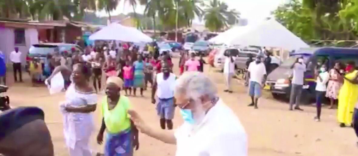 The reception was so warm. All these old ladies who had a crush on him back then, and clearly still do. The old ladies and this old man with all their white hair!! Nostalgia! And then young ladies too. Ei!! Hmm. This old man  @officeofJJR ! 