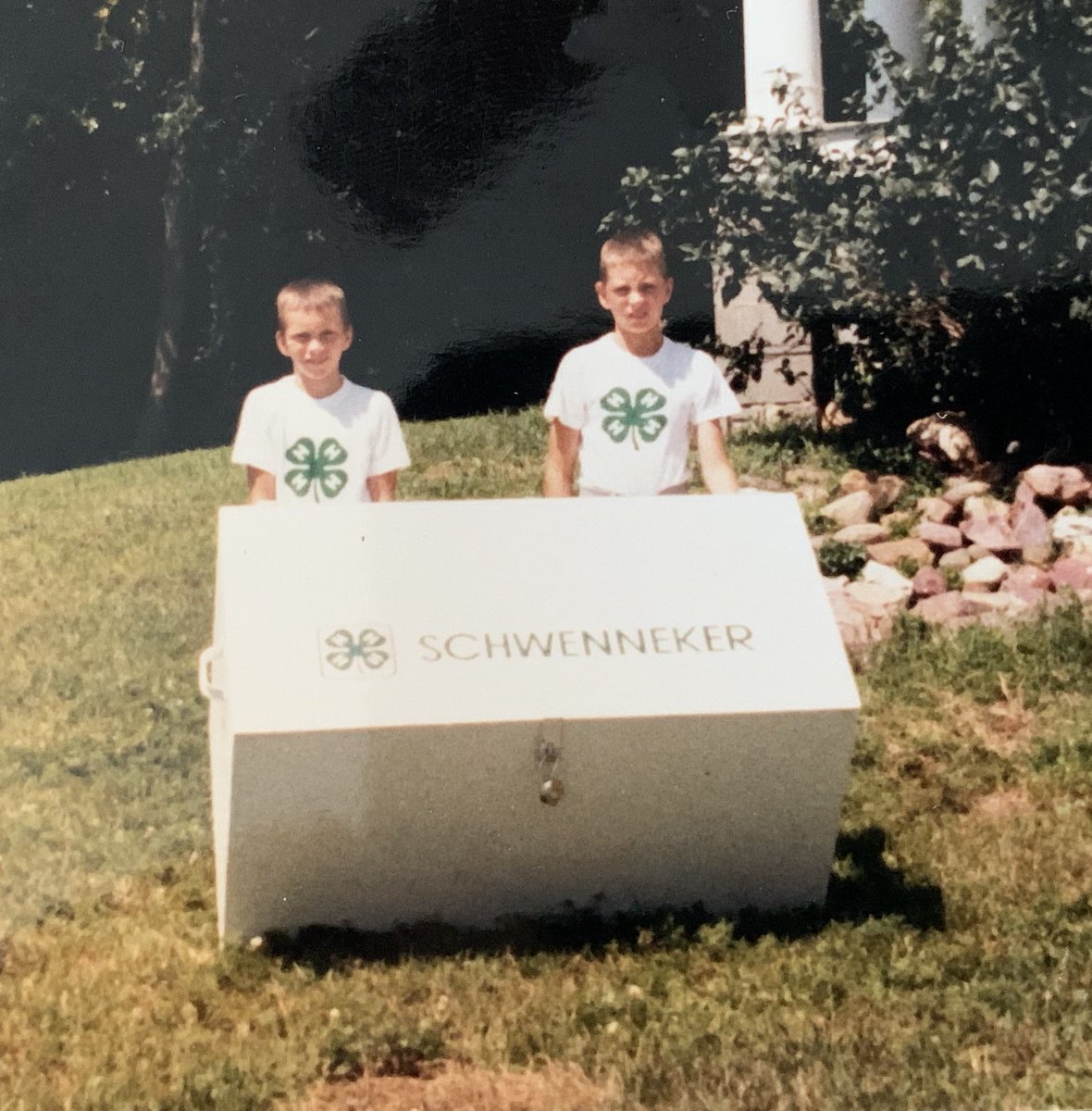 brentschwen's tweet photo. 34 years apart. Same show box #nextgeneration showing cattle.  @iowa4h https://t.co/Y5LhY7ATnG