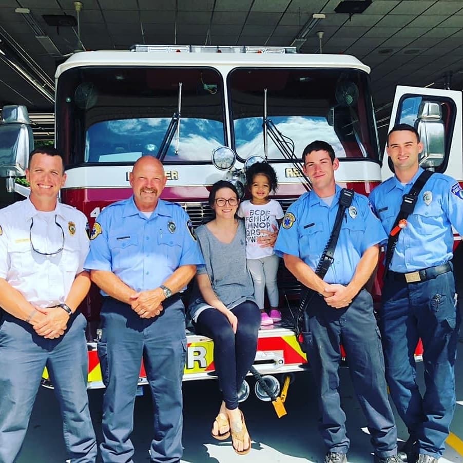 HanoverFireEMS1's tweet photo. On 6/21/20 at 1224hrs, Engine and Medic 407 were dispatched for a possible drowning. Crews arrived on scene quickly where they found two nurses already on scene performing CPR on an unresponsive two-year-old girl.
https://t.co/7VtJopFaVL
#NoraStrong #hanoverfireems #RVA https://t.co/QhwzFCtb63