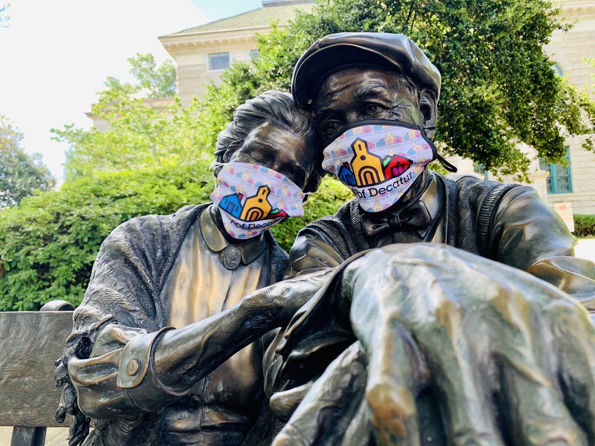 CityofDecaturGA's tweet image. The Decatur City Commission has unanimously approved a local ordinance requiring individuals to wear masks and protective coverings during the COVID-19 pandemic. Visit decaturga.com/covid19 to view the ordinance in its entirety. #StaySafeDecatur #DecaturGA