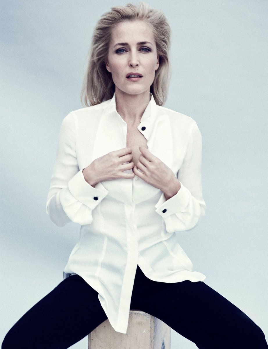 I think we can all agree that Gillian Anderson by Jenny Hands (2016)