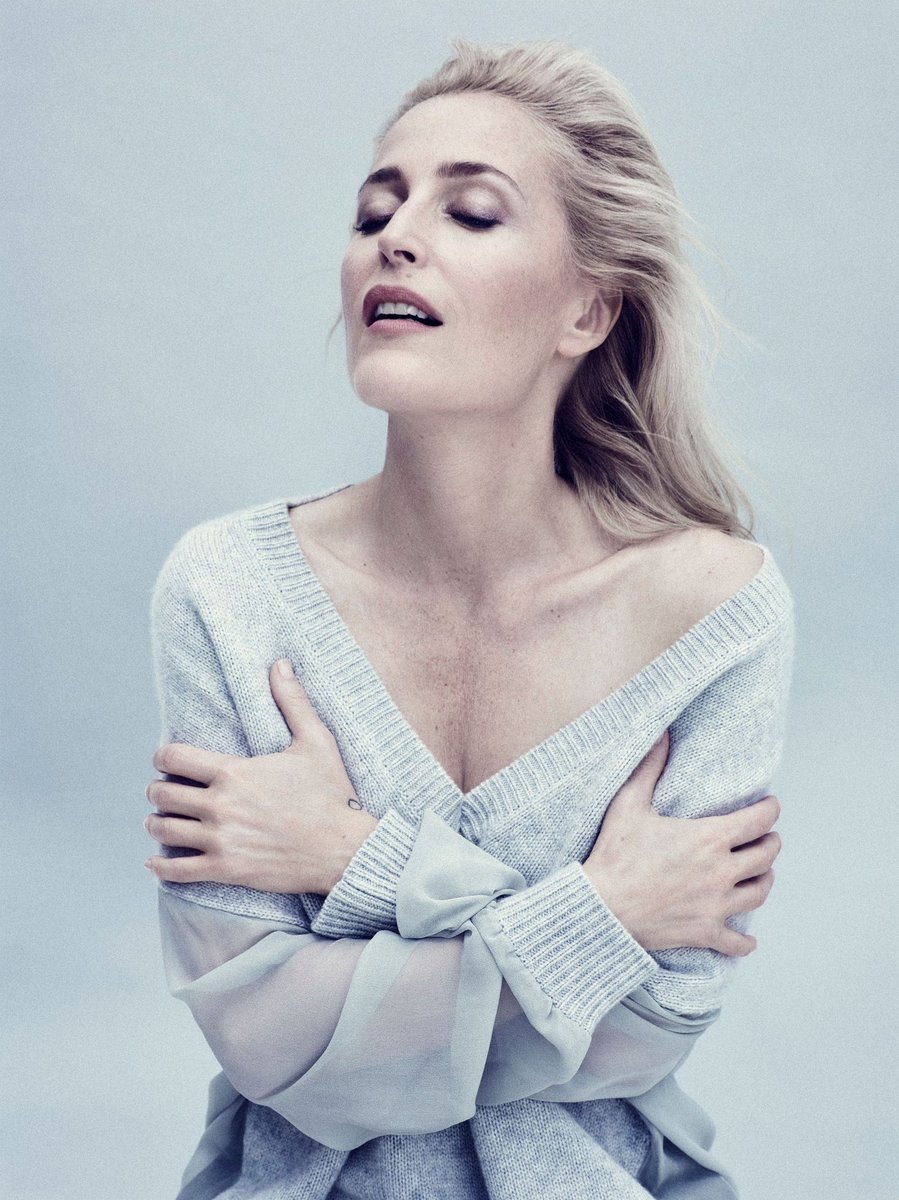 I think we can all agree that Gillian Anderson by Jenny Hands (2016)