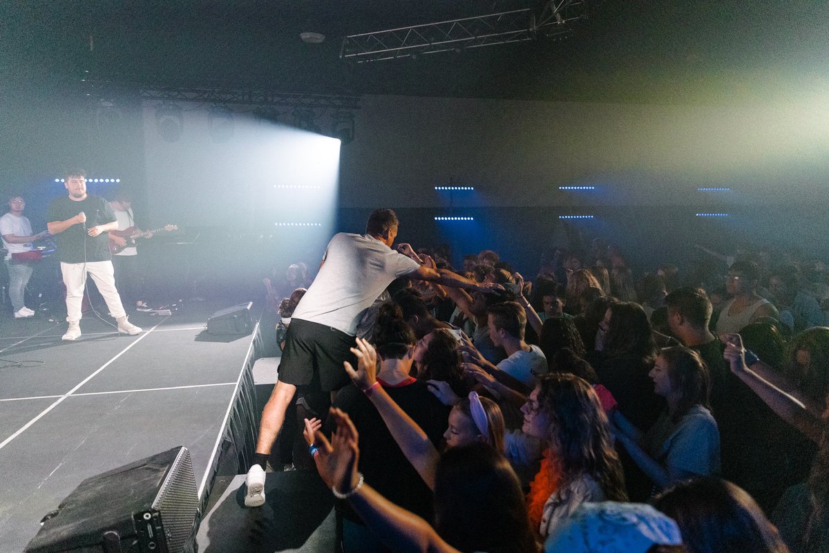 victorytulsa's tweet photo. #Campference was powerful! So thankful for our #StudentMinistries investing in the youth!!
__
Check out DIGITAL Campference online TONIGHT💥 https://t.co/IDNsdjHDTc
