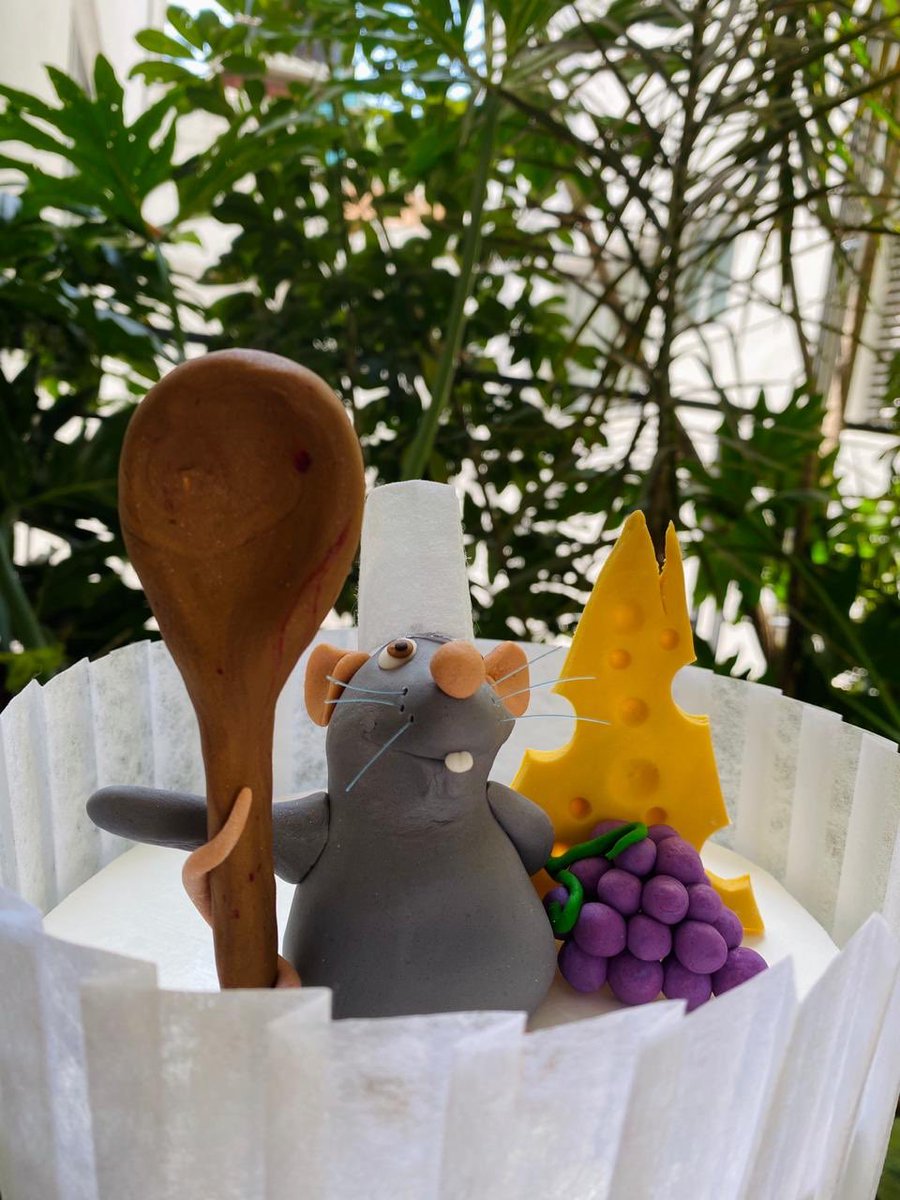 fernandachiwo's tweet photo. Siento que NECESITAN ver el pastel de hoy! 👨🏻‍🍳🐀
👨🏻‍🍳❤️
Presu: 5530097603 
#fondantcake #pasteldefondant #pasteles #pastelespersonalizados #fondantdecoration #ratatouille #disneycake #disney #pastelesdecumpleaños #avilachiwocatering #supportsmallbusiness #compralocal #chefcake #cdmx https://t.co/vGL01d7RQW