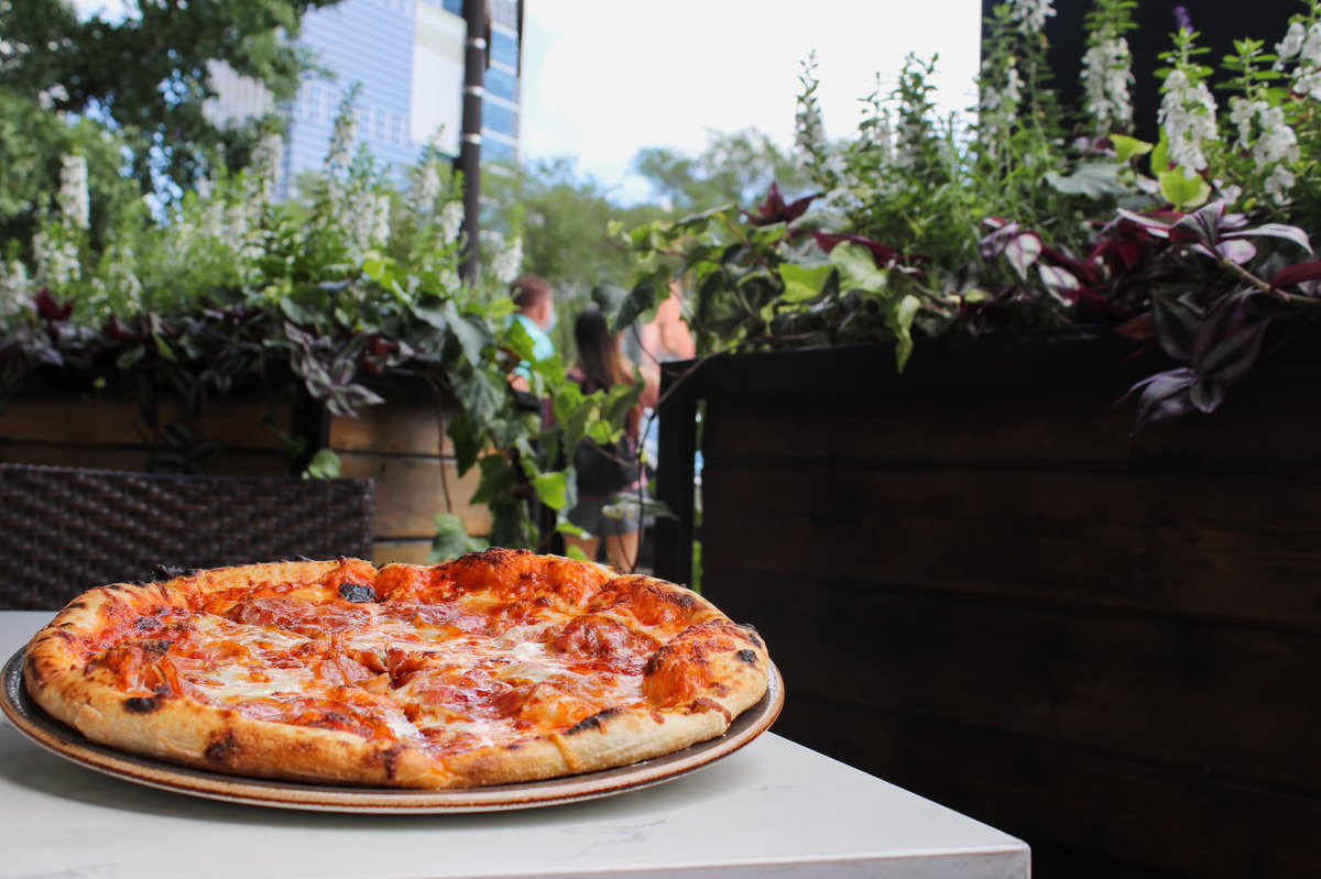 TONIGHT ON SPECIAL - @acantochicago’s stone oven pizzas 🍕 Choose between Soppressata &amp; Roasted Tomato or Roasted Artichoke &amp; Arugula #pizzaonthepatio