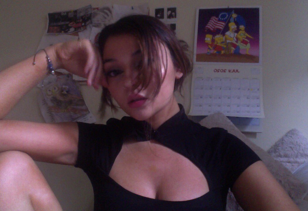 stahhpkelli's tweet photo. femme fatale https://t.co/PMkb2gpum2