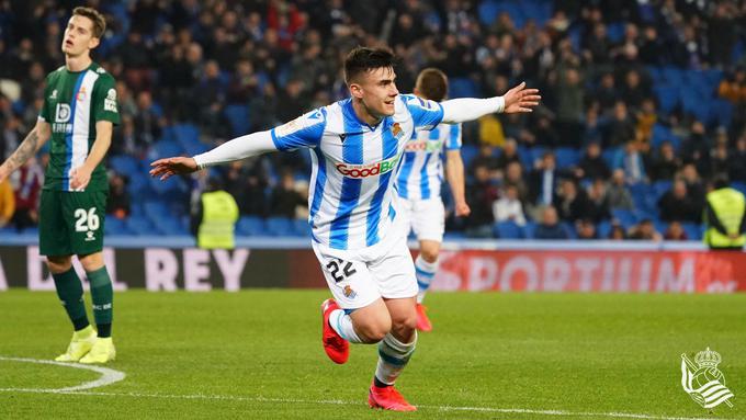 Zubieta has done it again. Here's a look at Ander Barrenetxea and yes that's a name you all will have to learn.Born in december 2001 he is only 18 years old and the youngest player in the Real Sociedad first team.