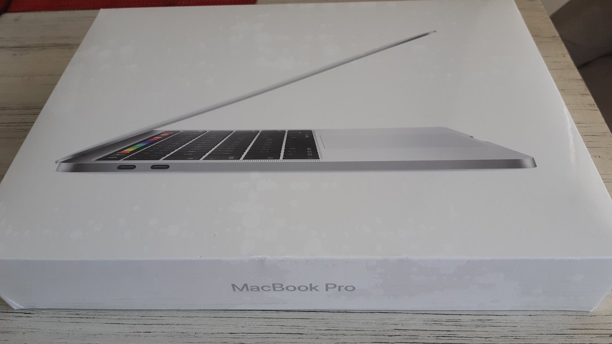 GeovanniBerdugo's tweet image. Mi primera MacBook Pro :D