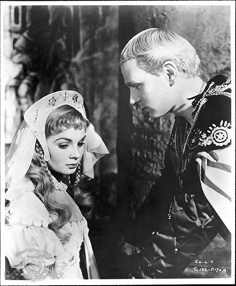 Continuó con "Hamlet" (1948).La película obtuvo un total de cuatro Óscar: Mejor película (la primera película británica en alcanzar dicho galardón), Actor, Decorado y Vestuario.En 1956 llevó a cabo la última de sus adaptaciones shakesperianas, "Ricardo III".
