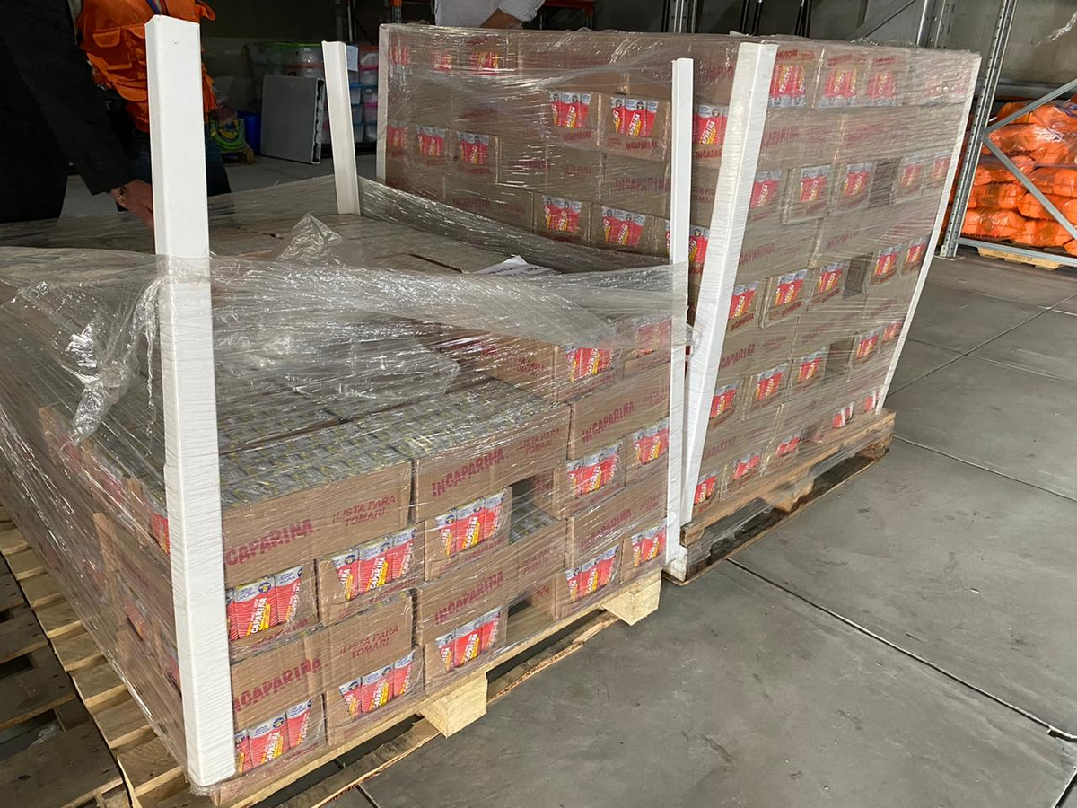 David_JUAREZG_'s tweet photo. diputado Cristian Alvarez, de la bancada @creoguate, realizó una visita a la bodega de la sede regional de la CONRED en Quetzaltenango, en donde encontró mas de 5 mil unidades de #Incaparina vencidas. https://t.co/QsZSyZ4KIT