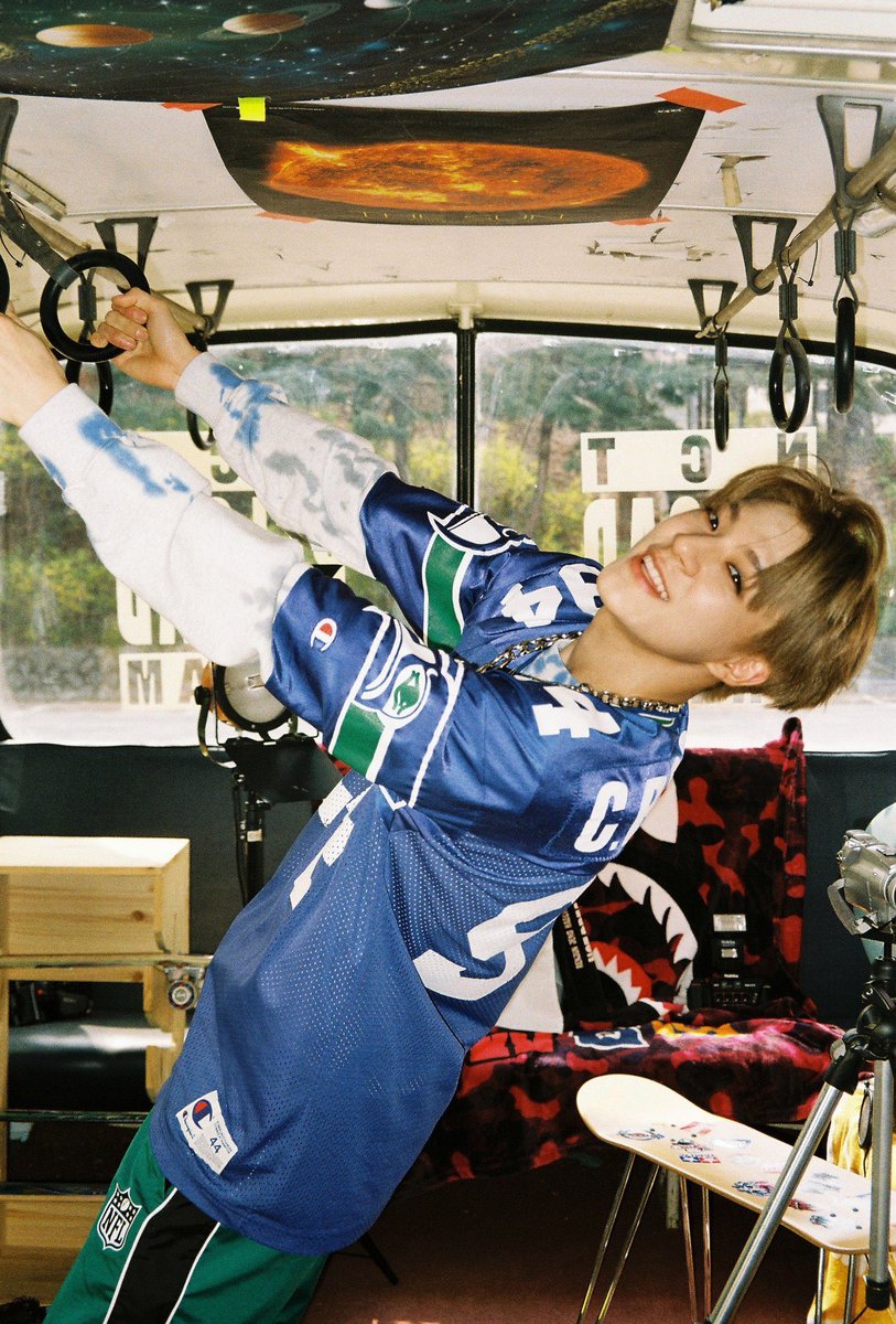 Jeno as the cat emojis; a very cute thread because i miss jeno. please come home 