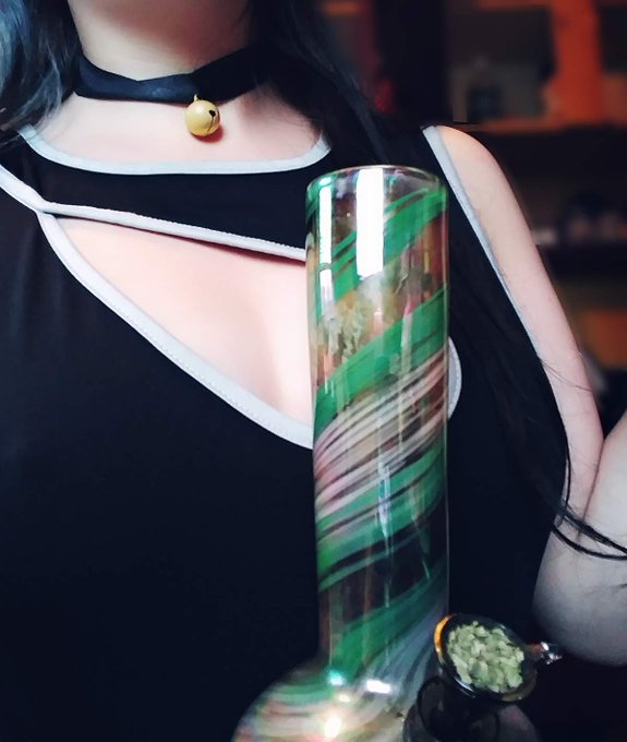 Love me a good bong hoot!!❤ #beautiful #beautifulgirl #beautifulwomen #sexypics #sexy #sexystonergirls<a href="/tag/beautiful"class="tags">#beautiful</a><a href="/tag/beautifulgirl"class="tags">#beautifulgirl</a><a href="/tag/sexy"class="tags"><span>#sexy</span></a><a href="/tag/hot"class="tags"><span>#hot</span></a><a href="/tag/beautifulwomen"class="tags"><span>#beautifulwomen</span></a><a href="/tag/hotgirls"class="tags"><span>#hotgirls</span></a><a href="/tag/sexygirl"class="tags"><span>#sexygirl</span></a>