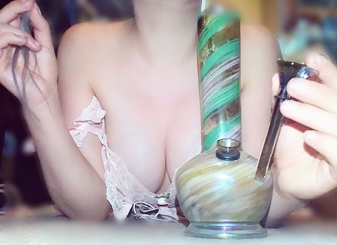 How much should i smoke today?😜 #beautiful #beautifulgirl #beautifulwomen #sexypics #sexy #sexystonergirls<a href="/tag/beautiful"class="tags">#beautiful</a><a href="/tag/beautifulgirl"class="tags">#beautifulgirl</a><a href="/tag/sexy"class="tags"><span>#sexy</span></a><a href="/tag/hot"class="tags"><span>#hot</span></a><a href="/tag/beautifulwomen"class="tags"><span>#beautifulwomen</span></a><a href="/tag/hotgirls"class="tags"><span>#hotgirls</span></a><a href="/tag/sexygirl"class="tags"><span>#sexygirl</span></a>