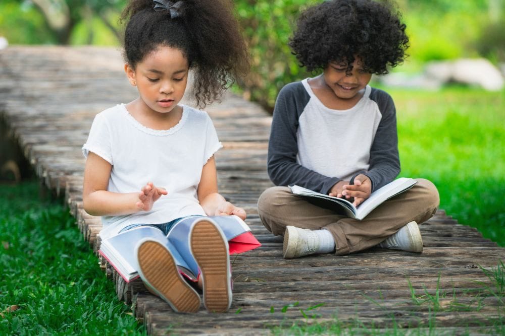 Here are a few suggestions to have fun with the young ones this weekend:⁣⁣• Have a reading marathon: Using 2-4 books from an age appropriate series ( #SupportYourLocalLibrary!) Consider prizes as a way to have fun and incentivize!⁣⁣• Write stories together⁣