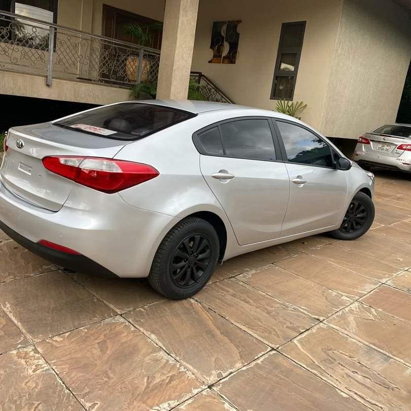 mslydlove's tweet photo. 2015 KIA Forte
1.5 litre engine
Parking sensors
Great condition with great features.
Price = Ghc 50,000.
Contact 0204009320 if interested.
#CaveAutomobiles
#FridayVibe #HalaMadrid #Barca https://t.co/f6s878nkqC