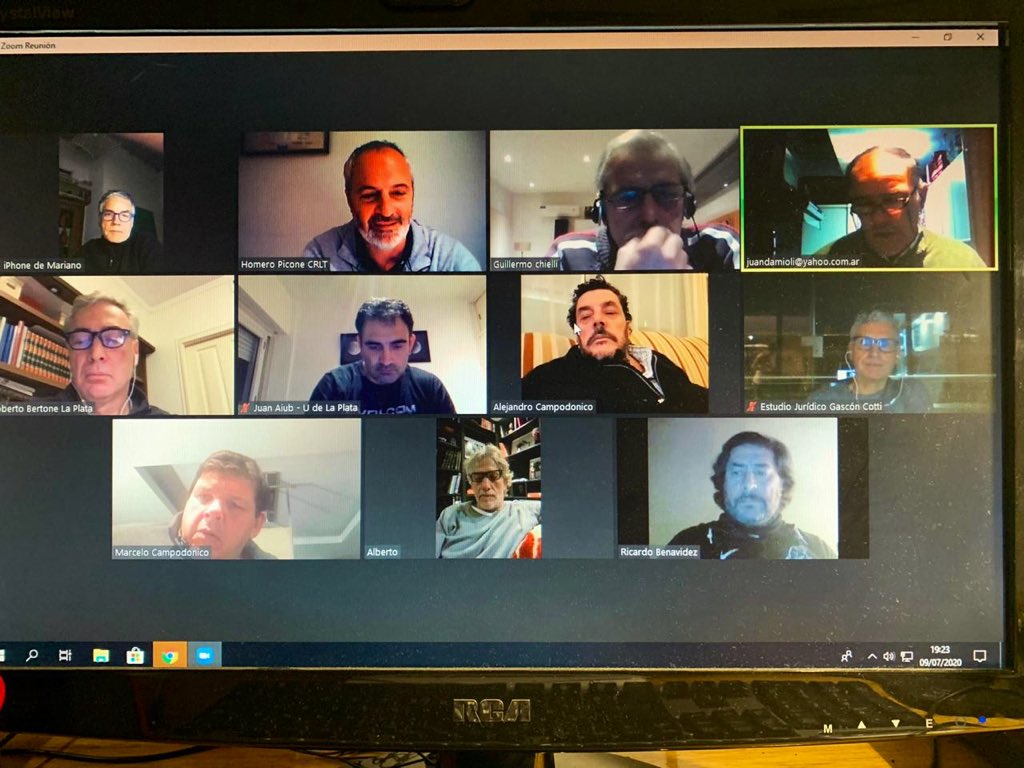 clublostilos's tweet photo. Ayer hubo encuentro virtual de presidentes de los cinco clubes de la ciudad, con el fin de formar una comisión para empezar a pensar en la vuelta a la actividad y trabajar en conjunto por el rugby platense. 🤝🖥 @laplatarugby @clubsanluis_ok @universitariolp @albatrosrugby https://t.co/fqTMKKmDah