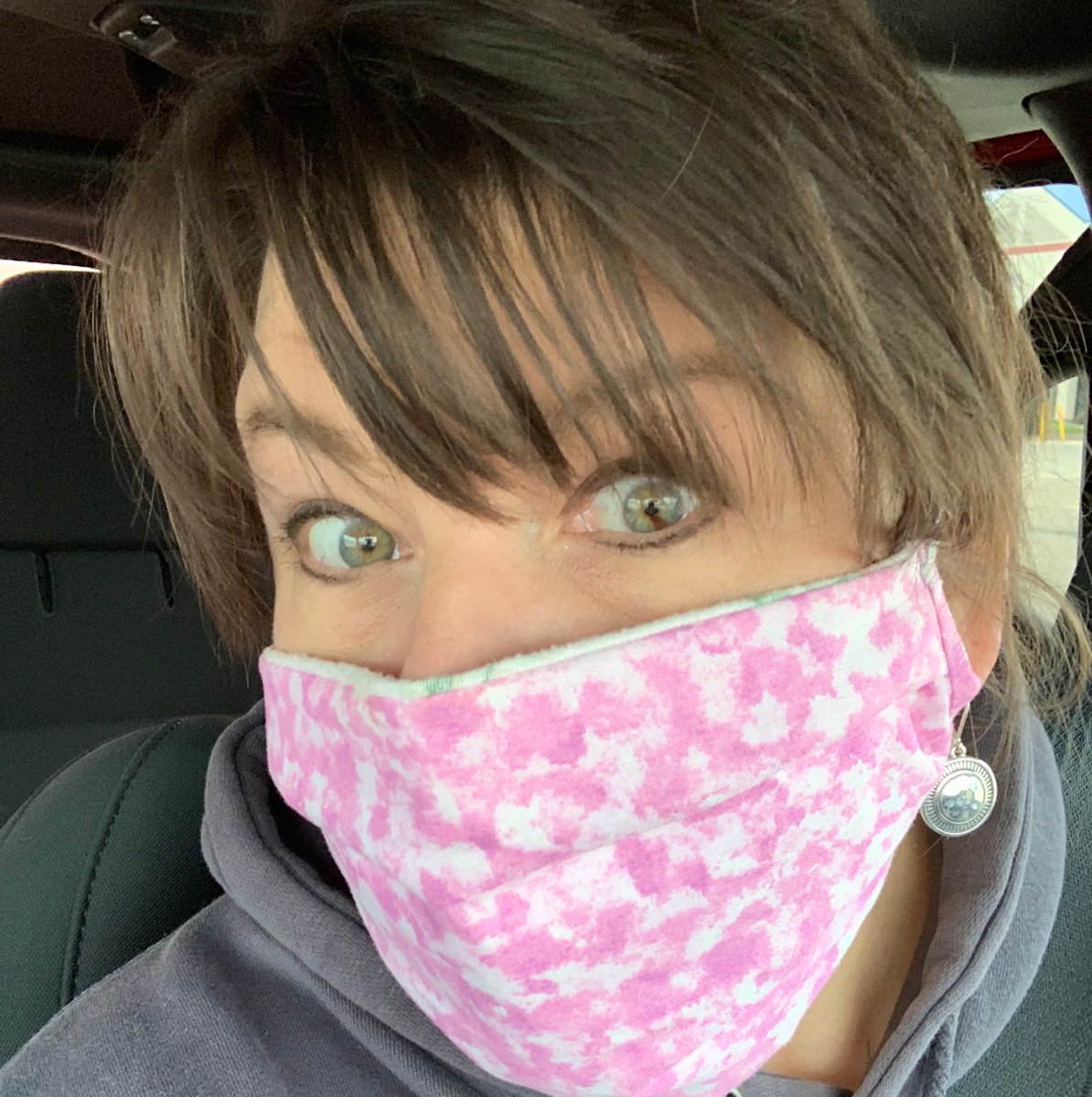 Kidlutions's tweet photo. Exercising our freedoms is our right...but our rights end where we infringe on the safety and well-being of others. #MaskUpMichigan  #dontdrinkanddrive #stopatstopsigns #wearamask #wecandothis #itonlymakessense https://t.co/qHEJ4XVHkv