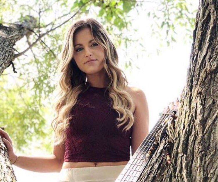 ChrisONeil1980's tweet image. Had a fun chat with @dariann_leigh ! Check out her new song, “Wherever I Go” this Sunday night on “The Future Country Revolution” after 8 @froggy1003  Listen to our chat by clicking the link below! #dariannleigh #FutureCountryRevolution #Froggy1003 

m.mixcloud.com/Froggy1003/fro…