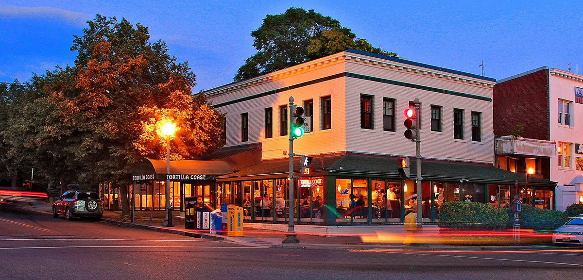 PoPville's tweet photo. Tortilla Coast Reportedly Closing on Capitol Hill July 19th https://t.co/c4LzlwQYiN https://t.co/TVVXbs4SSh