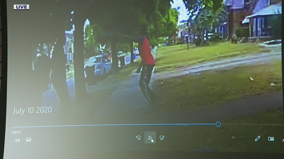 Fox 2 Detroit On Twitter Live Detroit Police Say This Is The Moment Suspect Pointed Gun And Fired At Officers Before Being Killed In Self Defense By Dpd Https T Co 6ptvblwnf3 Https T Co Qr5jfn5cii