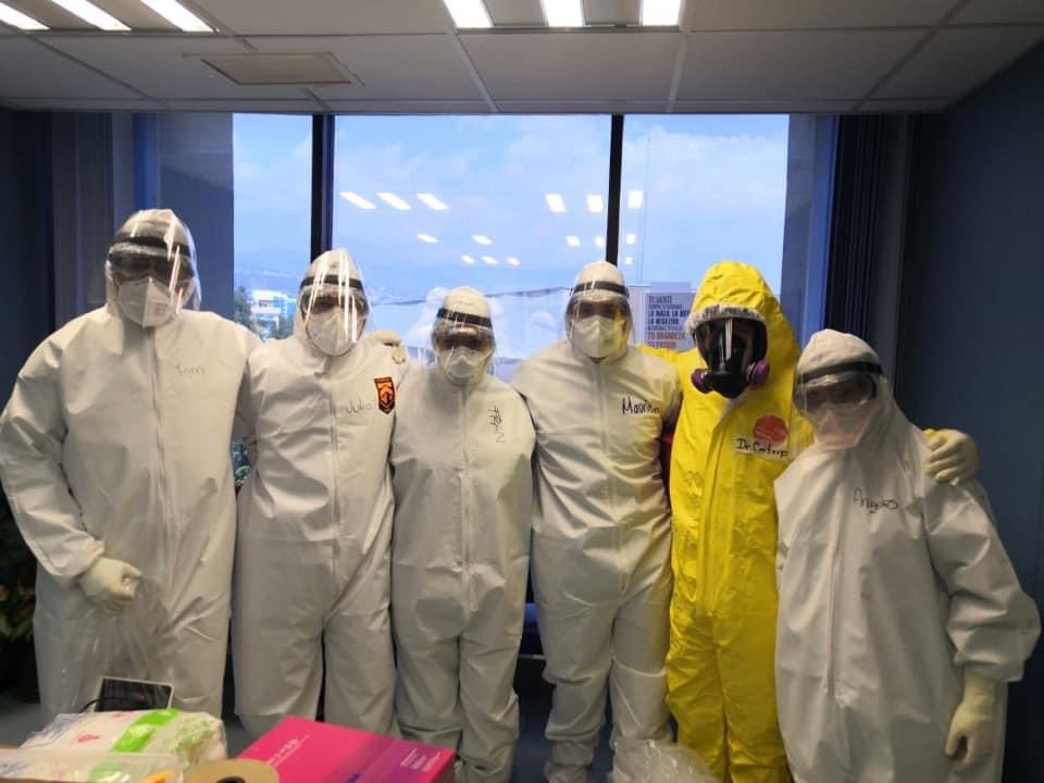 fb valezka tweet media