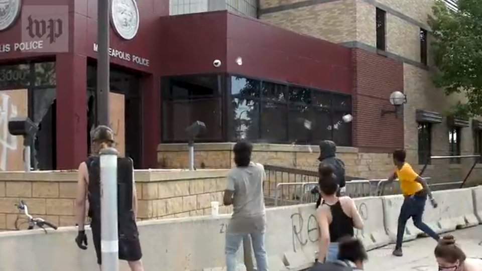 On May 28th, a Washington Post video describes a tense siege situation at the police precinct. Cops stand guard on the roof. The windows and doors were boarded up overnight to keep out protesters. A crowd throws rocks at the building on camera. https://www.washingtonpost.com/video/national/protests-over-george-floyds-death-intensify-across-minneapolis/2020/05/28/c1dd12f2-e070-4162-ac43-0254f15d23a9_video.html